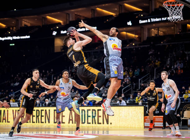 比赛焦灼至 比赛焦灼至