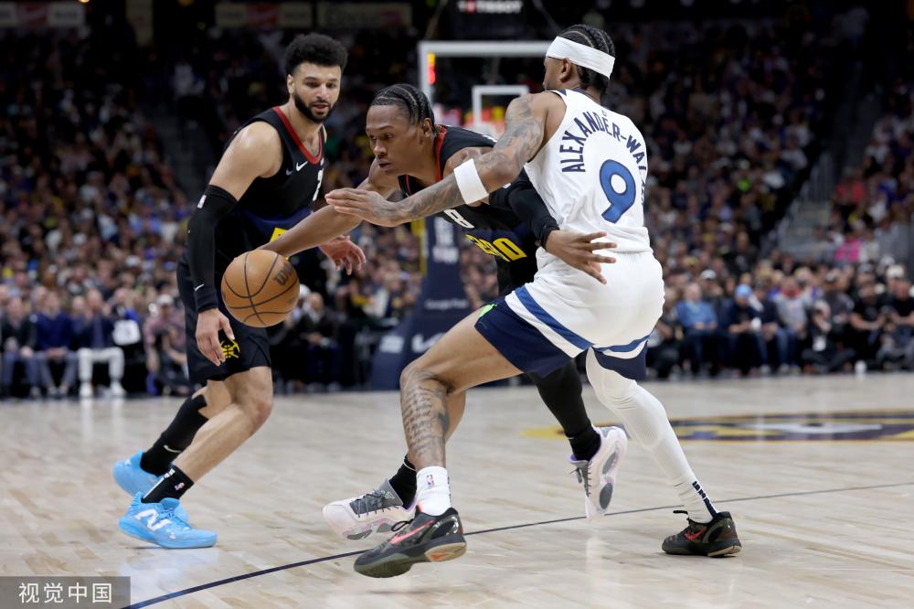 下降而被球 下降而被球