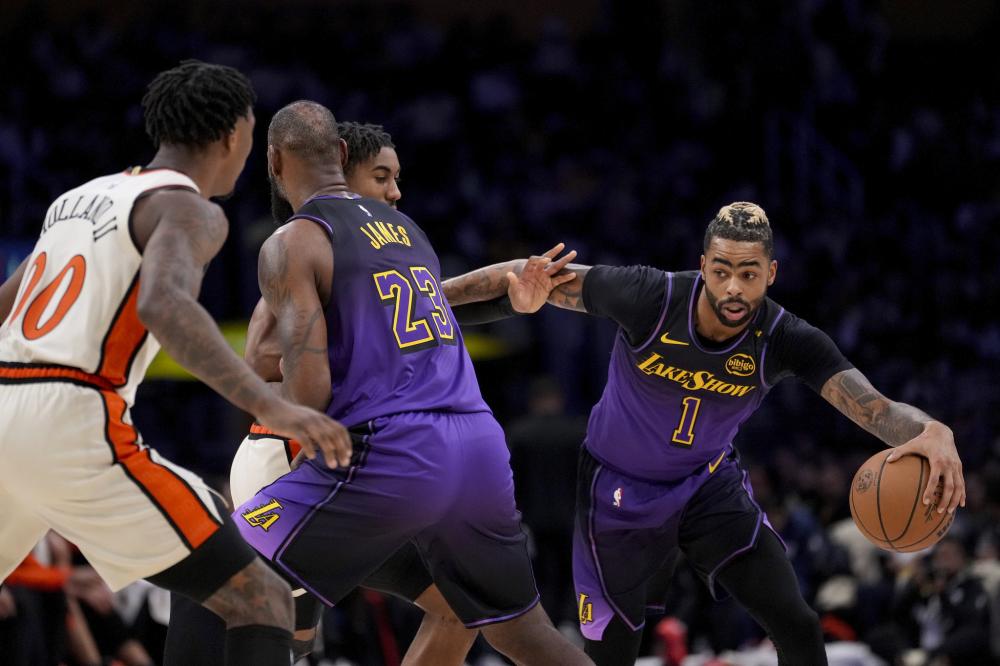 动正逐渐形 动正逐渐形