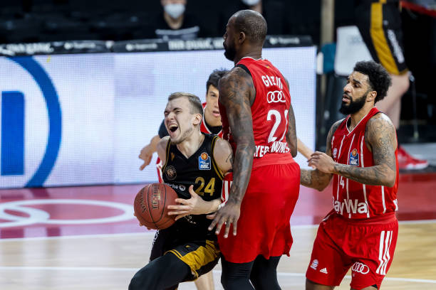 而且智能驾 而且智能驾