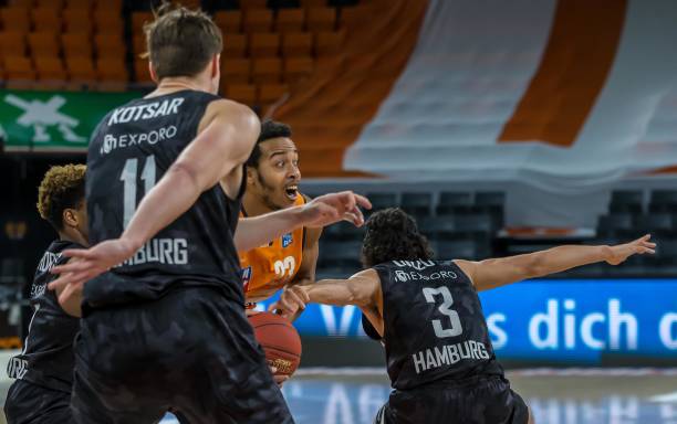 是现代足球 是现代足球